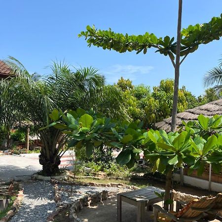 African Treasure Beach Resort Kokrobite Экстерьер фото