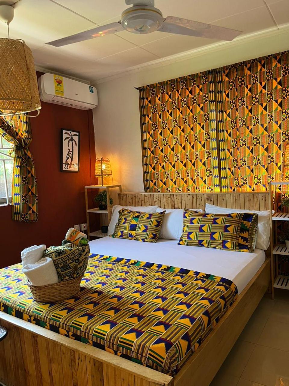 African Treasure Beach Resort Kokrobite Экстерьер фото