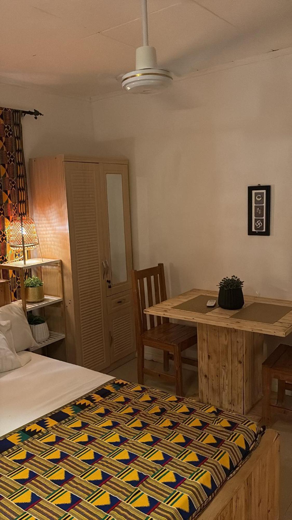 African Treasure Beach Resort Kokrobite Экстерьер фото