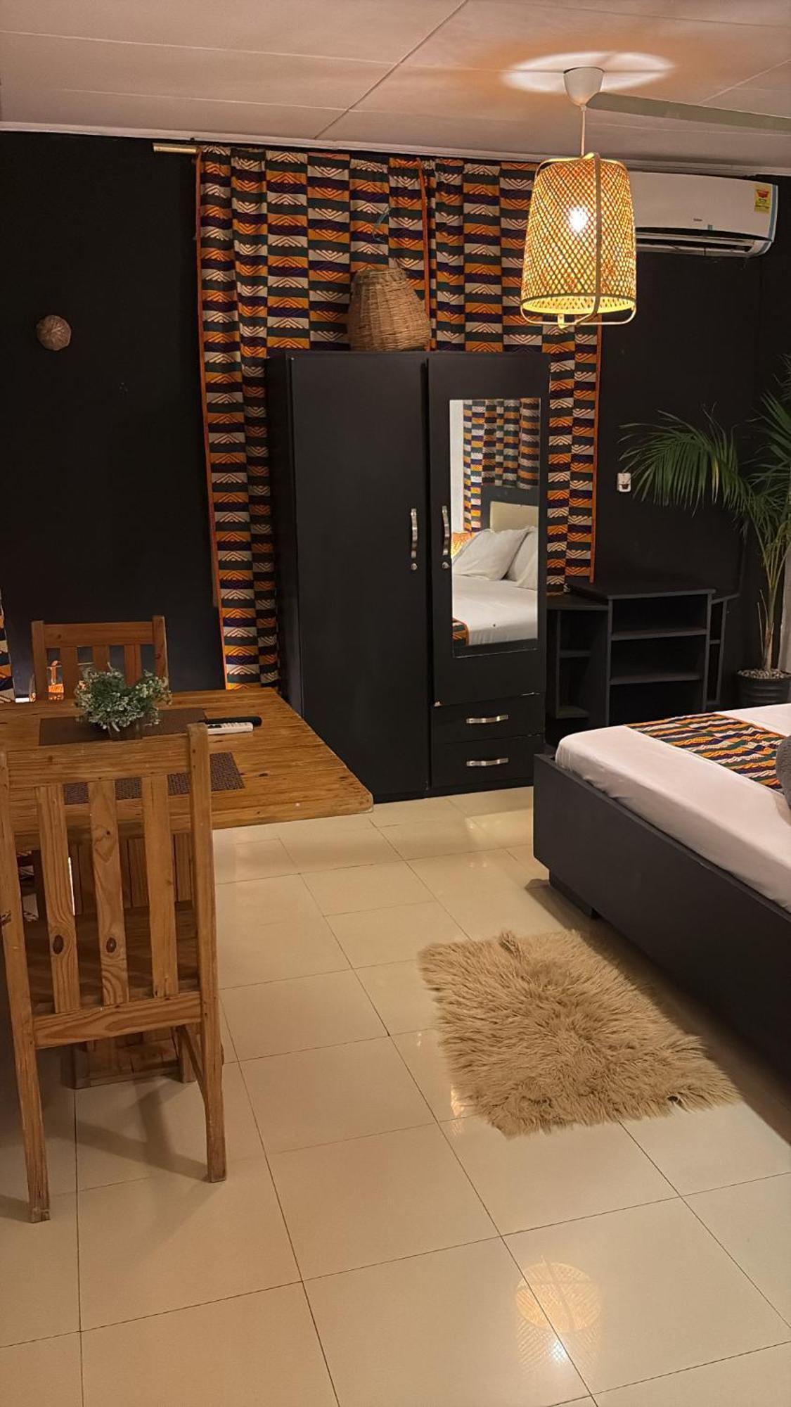 African Treasure Beach Resort Kokrobite Экстерьер фото